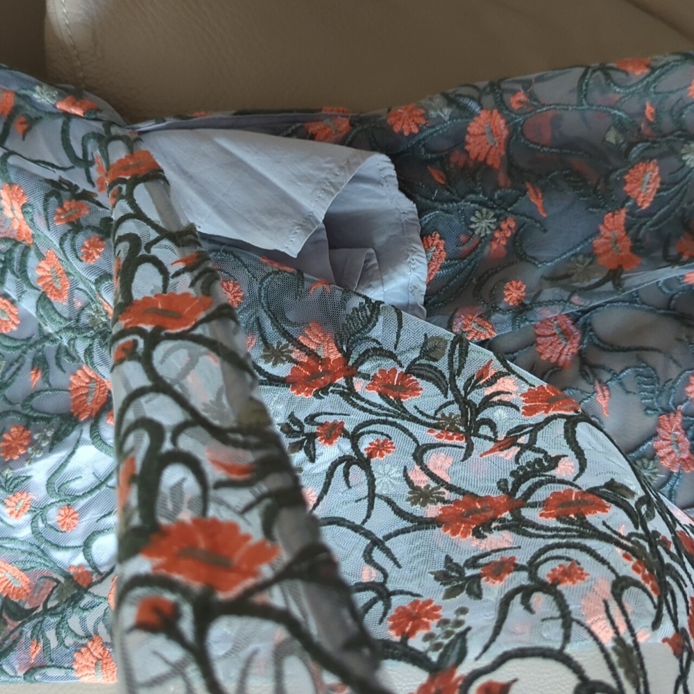Sheer flower tunic - Picture 5 of 5